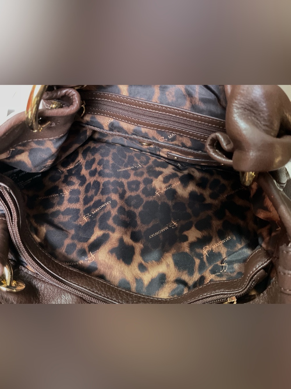 NWOT- B Makowsky brown, pleated, leather, goldtone hardware hobo shoulder bag - Picture 8 of 15